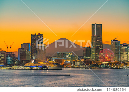 【神奈川縣】橫濱港未來夜景，可遠眺富士山 134089264