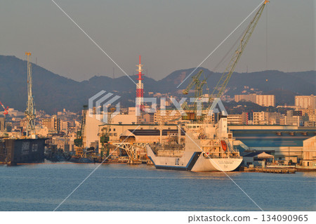 Cityscape: Kobe Port in the morning, industrial area 134090965