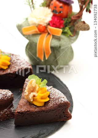 Halloween chocolate cake Halloween chocolate cake 134092738