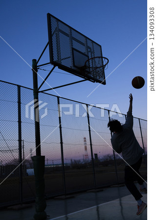 Boys enjoying basketball 134093308