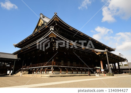 Higashi Honganji Temple, Goei-do Hall (Important Cultural Property), Tokoha-cho, Shimogyo Ward, Kyoto City, February 2022 Higashi Honganji Temple, Goei-do Hall (Important Cultural Property), Tokoha-cho, Shimogyo Ward, Kyoto City, February 2022 134094427