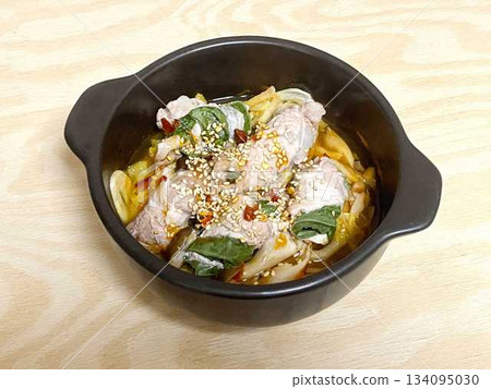 辣豬肉紫蘇葉火鍋 134095030