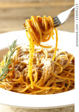 Spaghetti meat sauce with powdered cheese and rosemary Spaghetti meat sauce with powdered cheese and rosemary 134095223