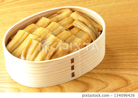 便當盒裝水煮康吉鰻便當 便當盒裝水煮康吉鰻便當 134096426