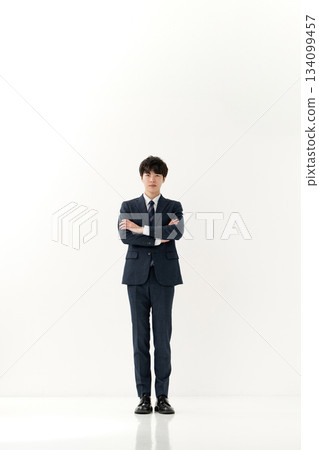 商務男性肖像全身 134099457