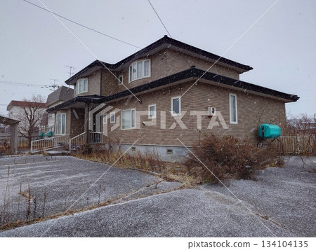 Abandoned vacant house (winter) Abandoned vacant house (winter) 134104135