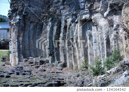 Yakuno Basalt Park in Fukuchiyama City, Kyoto Prefecture, where you can see basalt columnar joints up close: Columnar jointed wall Yakuno Basalt Park in Fukuchiyama City, Kyoto Prefecture, where you can see basalt columnar joints up close: Columnar jointed wall 134104542