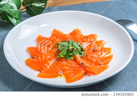 Salmon Carappcio 134105905