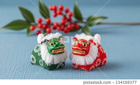 A set of New Year's lucky charms decorated with kagami mochi and lion dance (blue background) 134108377