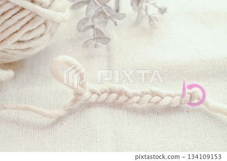 Knitting image: Chain knitting 134109153