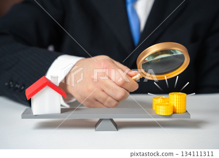 Home valuation. House value. Real estate assessment and market pricing. Mortgage consulting, property investment analysis and housing market Home valuation. House value. Real estate assessment and market pricing. Mortgage consulting, property investment analysis and housing market 134111311