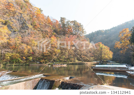 秋天南京河 134112941