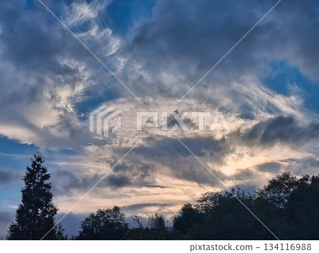 Sunrise with Warm Clouds Sunrise with Warm Clouds 134116988