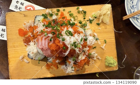 新鮮海鮮碗什錦生魚片 134119090