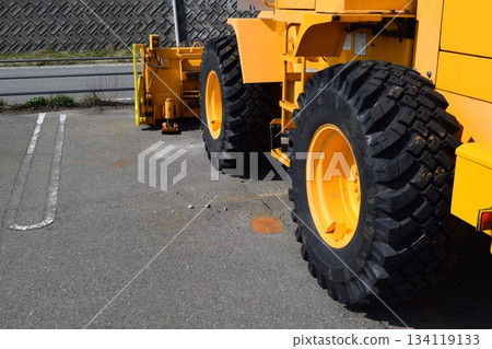 在雪國等待的掃雪機 在雪國等待的掃雪機 134119133