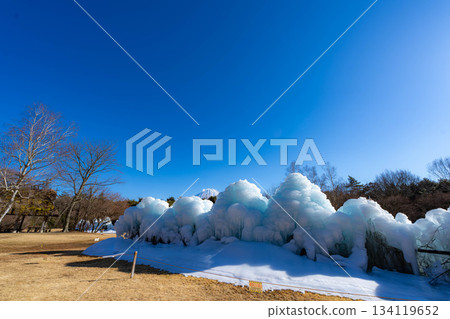 [富士山素材] 西湖冰節的霧凇與風景 [山梨縣] 134119652