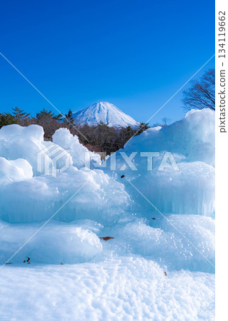 [Mt. Fuji material] Rime trees and scenery at the Lake Saiko Ice Festival [Yamanashi Prefecture] 134119662