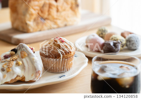 Delicious cupcakes Delicious cupcakes 134120858