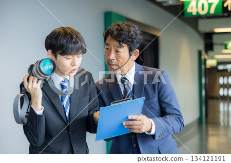 Business people meeting 134121191