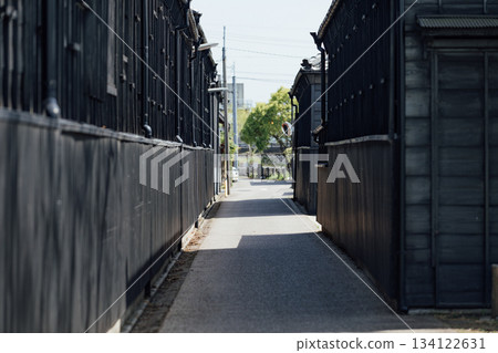 [Handa City] Streetscape of storehouses: Scenery of black-walled storehouses 134122631
