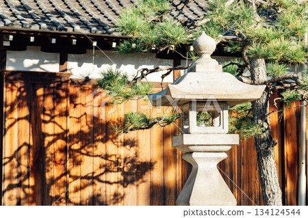 Image of a Japanese-style garden Image of a Japanese-style garden 134124544