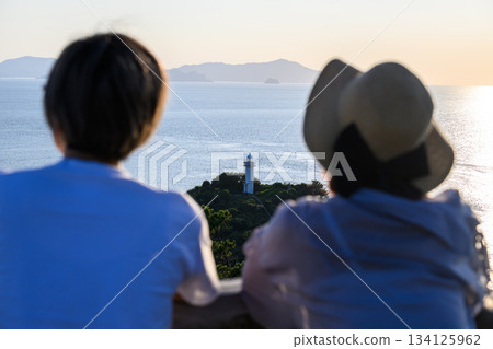 燈塔和大海的景色 134125962