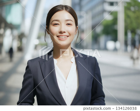 年輕的微笑日本女商人生成人工智慧 134126038