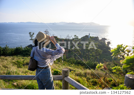 海邊女子風景 134127562