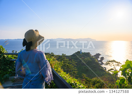 女人、燈塔和大海 134127588