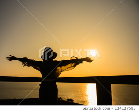 日落和女士們 134127593