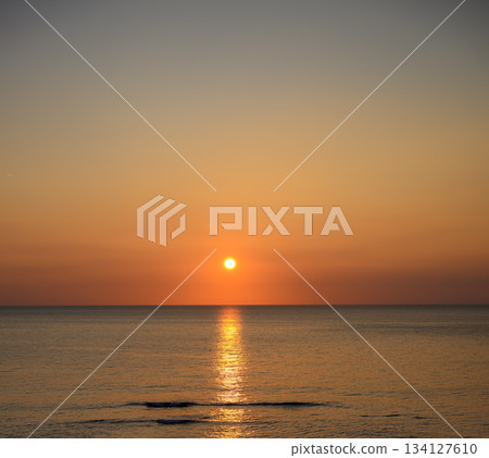 太陽落入大海 134127610