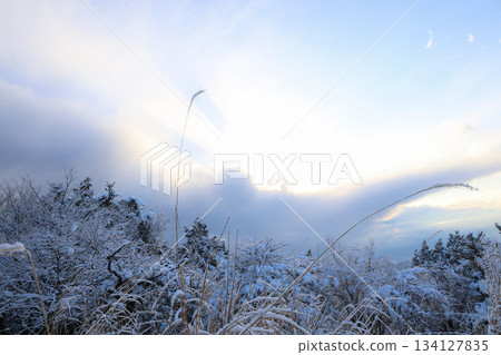 一座雪山 一座雪山 134127835