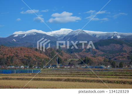 晚秋的藏山 134128329