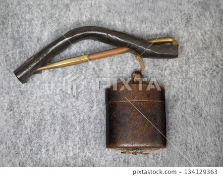 Tobacco case and kiseru 134129363