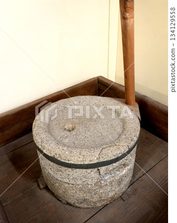 石磨 石磨 134129558