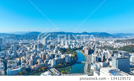 無人機航拍城市與藍天景觀 無人機航拍城市與藍天景觀 134129572