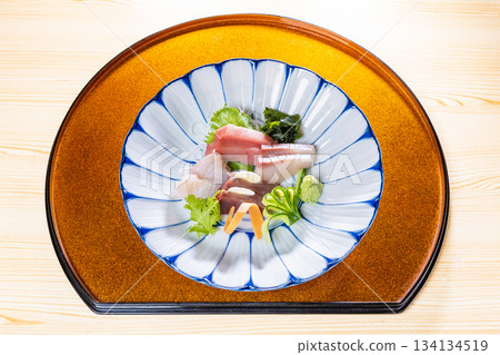 Sashimi platter 134134519