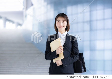 Job hunting: Portrait of a job seeker 134137758
