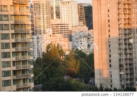 Sunlight falling on buildings 134138077