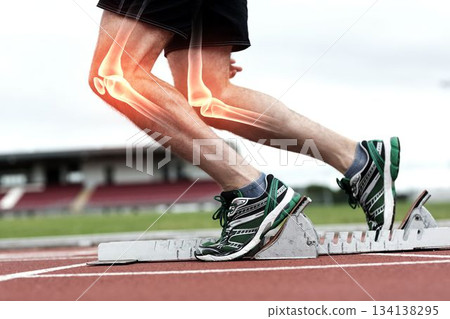 Runner experiencing knee pain 134138295