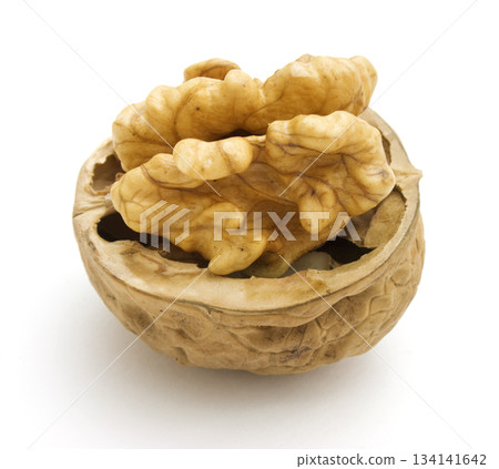 Walnut Walnut 134141642
