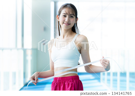婦女的飲食形象 134141765