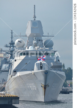 荷蘭海軍護衛艦「埃弗森號」停靠在橫須賀半碼頭 荷蘭海軍護衛艦「埃弗森號」停靠在橫須賀半碼頭 134142426