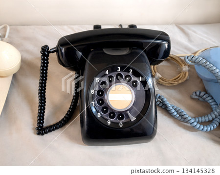 Black phone Black phone 134145328