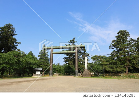 青森縣、弘前市、弘前城、護國神社鳥居 134146295