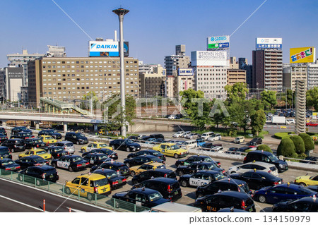 出租車等待客戶 134150979