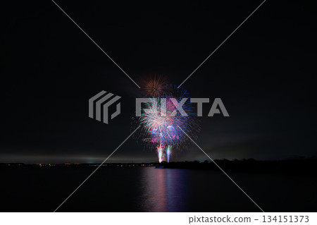 Scenes from the Lake Kosai Fireworks Festival in Kosai City (Shizuoka Prefecture) 134151373