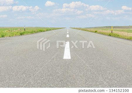 筆直的道路（影像）《前景模糊》 134152100