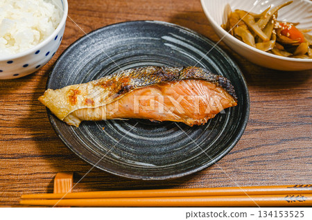 Grilled silver salmon 134153525
