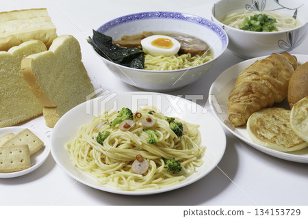 用小麥製成的無麩質食品 134153729